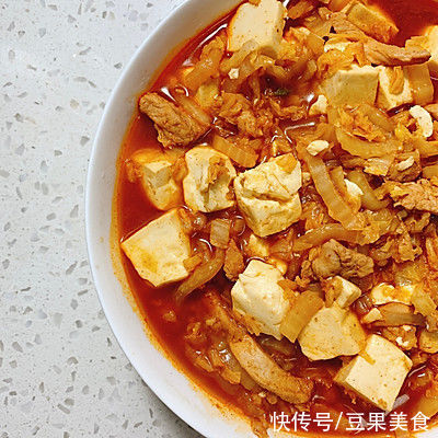 厨娘教你一招巧做无泡菜版“泡菜豆腐汤”