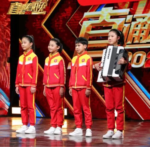 总导演透露:2021年央视春晚选歌“从阳台上来”