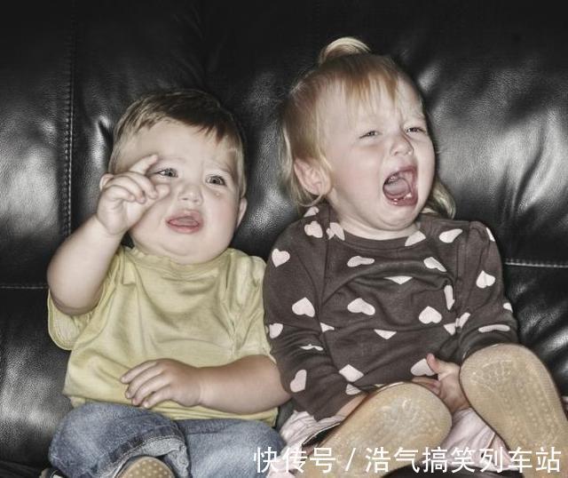 简·尼尔森|当孩子用哭闹要挟你时,请使用这套“话术公式”,效果非常好!