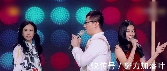 原来伍珂玥和单依纯都参加过《我想和你唱》,当时伍珂玥叫伍翠华