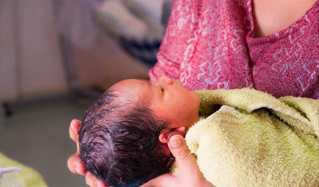 润肤|天冷降温,这份新生儿洗澡攻略,家长收藏,这样洗不会错也不受凉