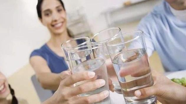 免费|白开水是免费的“长寿药”,但三个时间最好不要喝,早知早受益