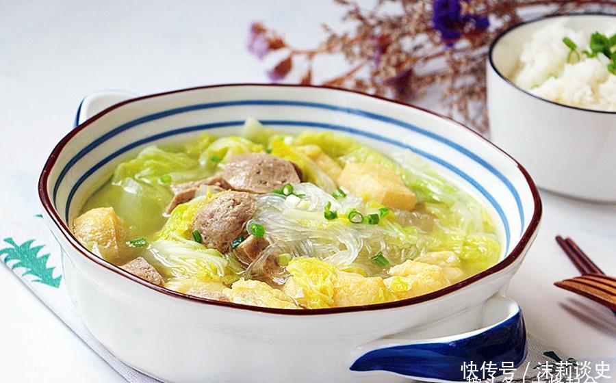 天凉时,炖一锅白菜丸子粉丝汤吧,温暖又开胃
