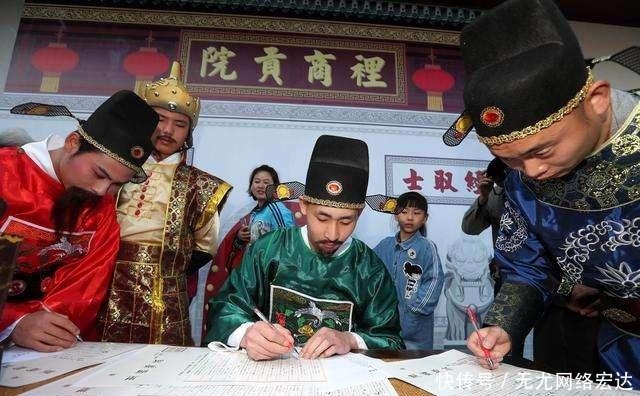 中国最后一位状元:试卷笔迹像打印机,书法家都自叹不如