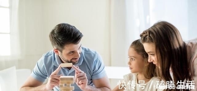 二胎政策|因丈夫基因好,中产家庭34岁宝妈生7个孩子,网友:这是多优秀?