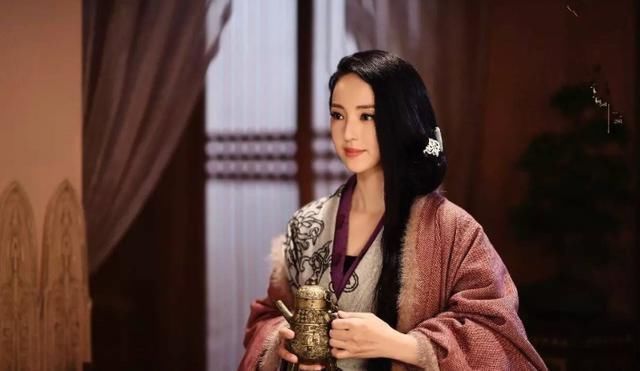 潘嫔&史学家:她才是中国第一位女皇帝,一直女扮男装,把臣民都欺骗了