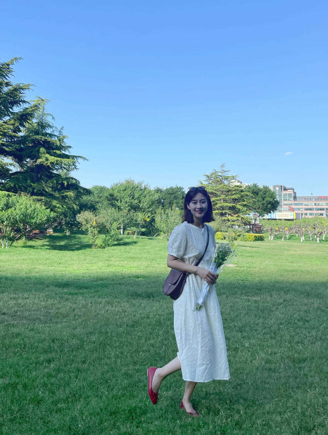 半身裙|粗腿最适合的衣服单品,显瘦还高级,你也可以这样