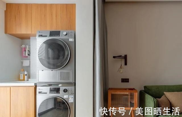 玄关柜|68平的精致两居室，独居小妹妹真懂生活，双面柜的设计非常巧妙！