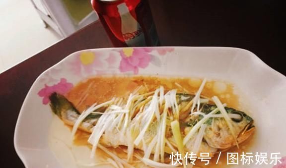 孩子|小姑子来做客,我做一桌菜招待,等哄完孩子出来一看,我怒掀桌子