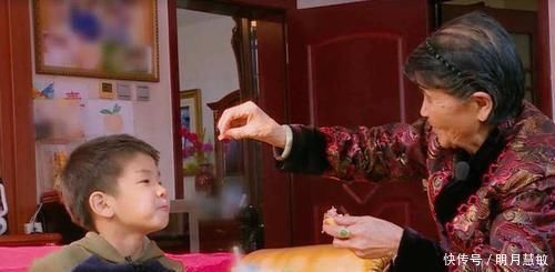 孩子|睡前的3个“坏习惯”,会悄悄偷走孩子的身高,希望你家娃没有