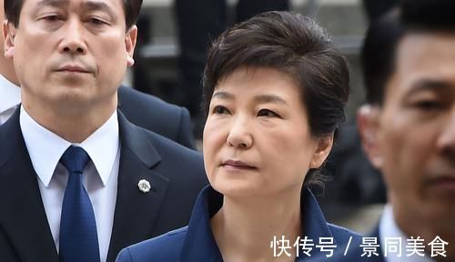 学习书法$朴槿惠,为何写得一手漂亮的中国书法?她的书法水平,到底如何?