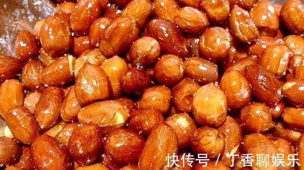 大厨|大厨透露，花生米先处理一下再炸，又香又脆还不会糊，新手也行