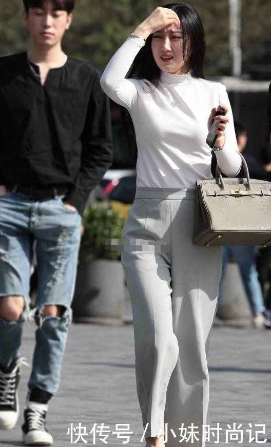 选择|街拍这种正式裤子,不适合女秘书穿,更加适合年轻人选择吧