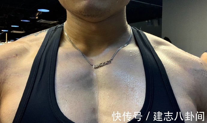 下辈子|肌肉大块头化身厨神,宵夜,一定是男朋友做的才算人类高质量!