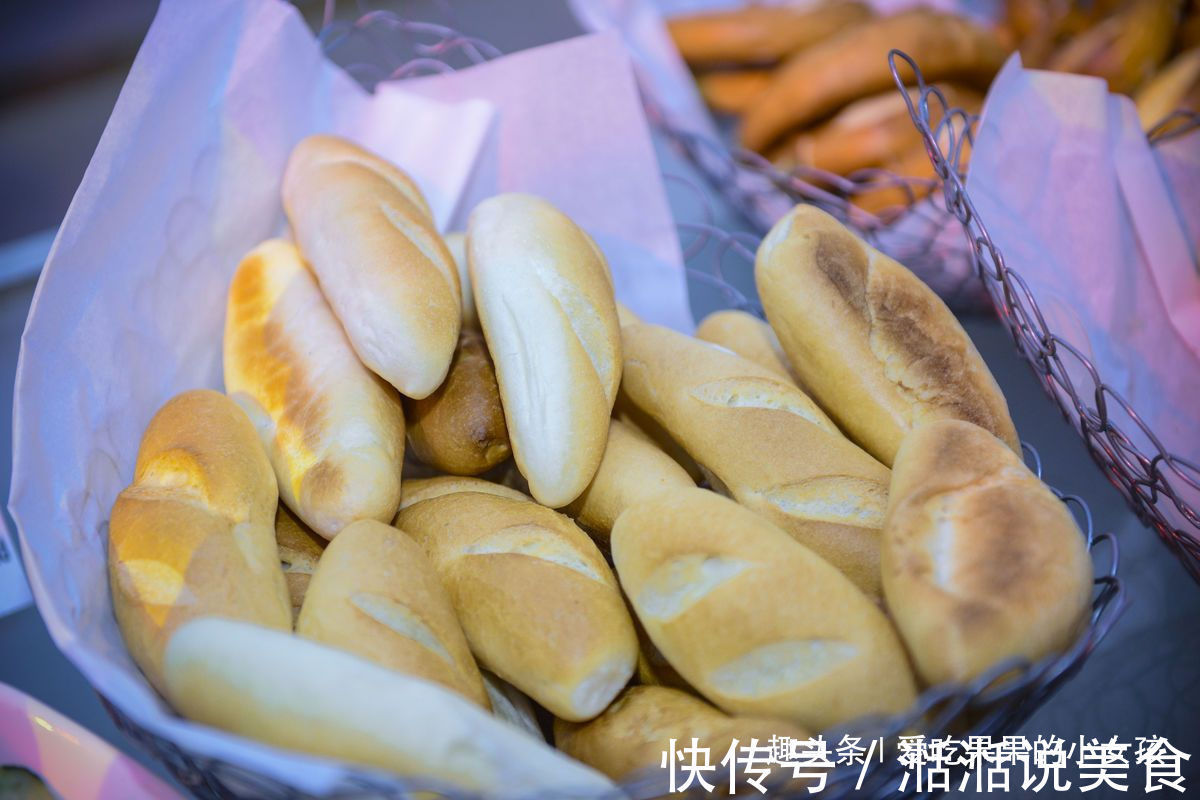 吃西餐时,店员会先上一筐面包,不懂吃会让你“丢人”,涨知识了