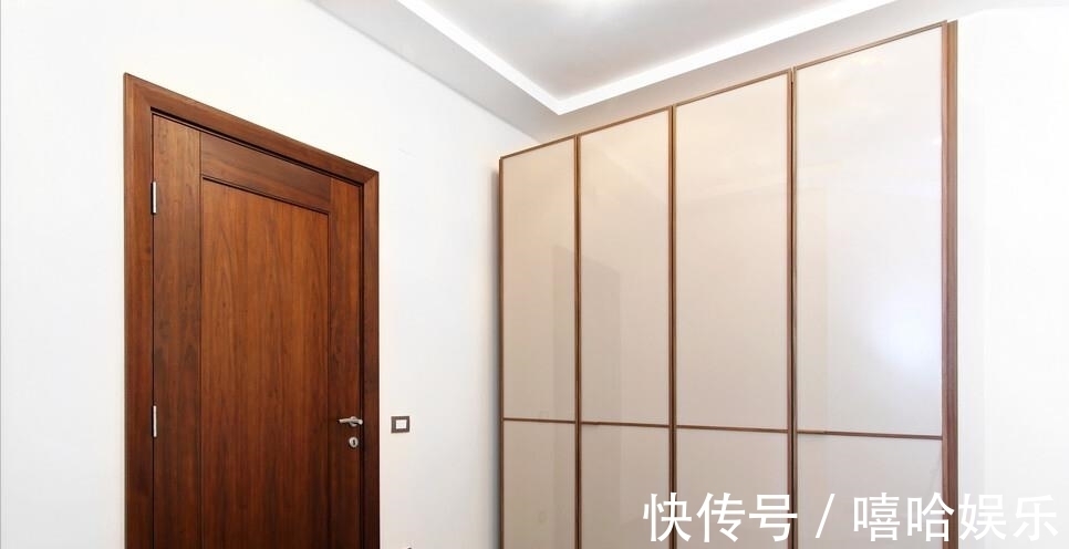 空心板|装修选择卧室门,实木门和金属门别乱选,选错了很不好用