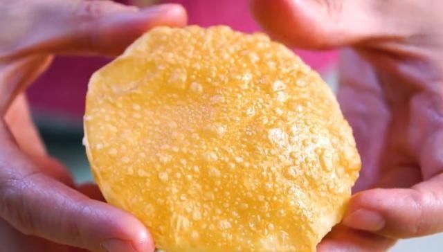 早餐别再做油条了,试试这样做,不用酵母、不用泡打粉,个个鼓泡