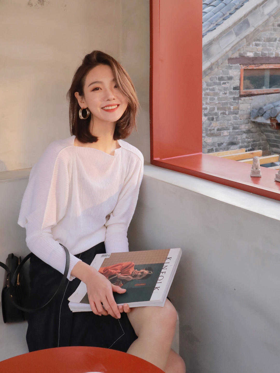 减龄|若你才20岁，别打扮太老！T恤+休闲裤可甜可咸，洋气减龄美翻天