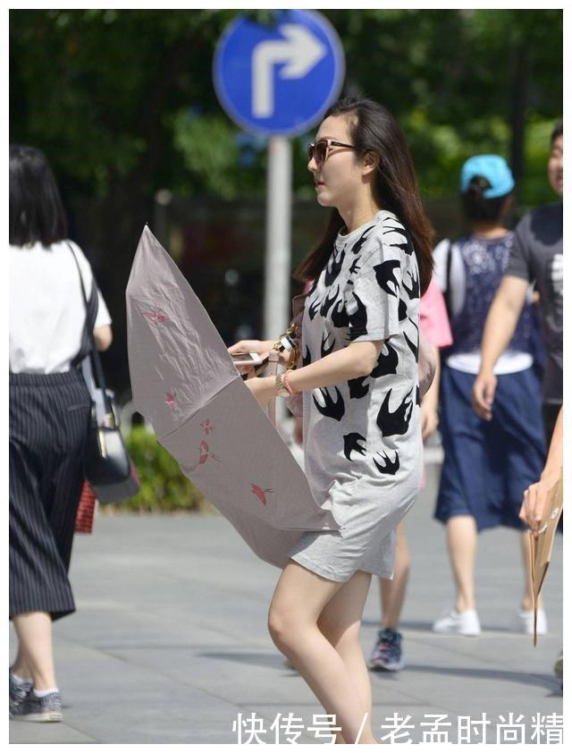 尖头|街拍:时尚的尖头细跟鞋,有哪些漂亮的款式?到时尚街区看一下吧