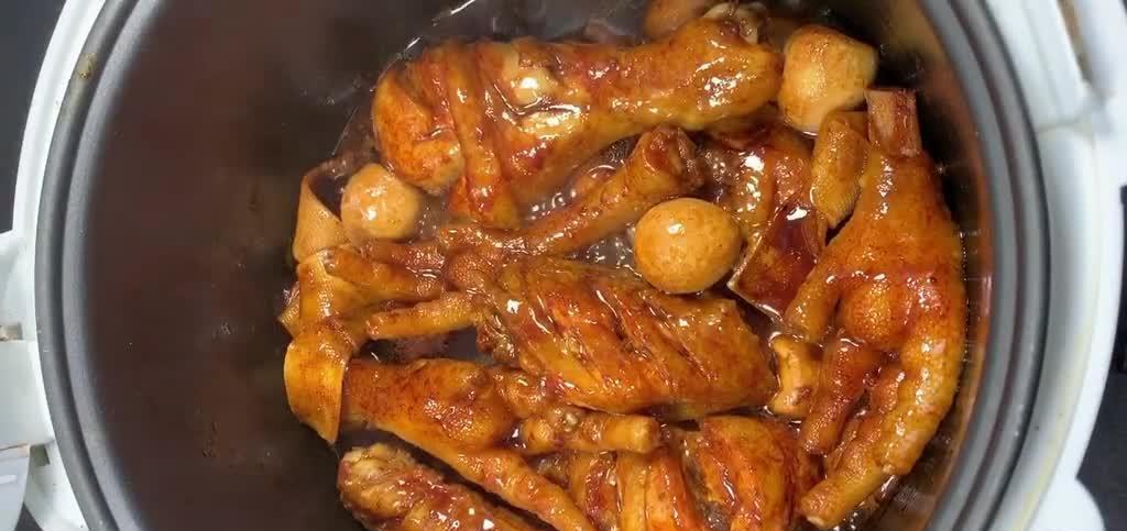 懒人版电饭煲菜,咸香微辣软烂脱骨,营养美味全家人都抢着吃