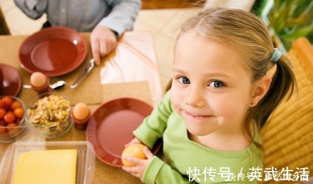 天冷,孩子就爱这早餐,一顿能吃20个,喷香美味,上学倍儿精神