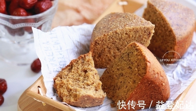 枣糕|想吃枣糕,用电饭锅就能做,不用打发,不用发酵,拌好面糊就入锅
