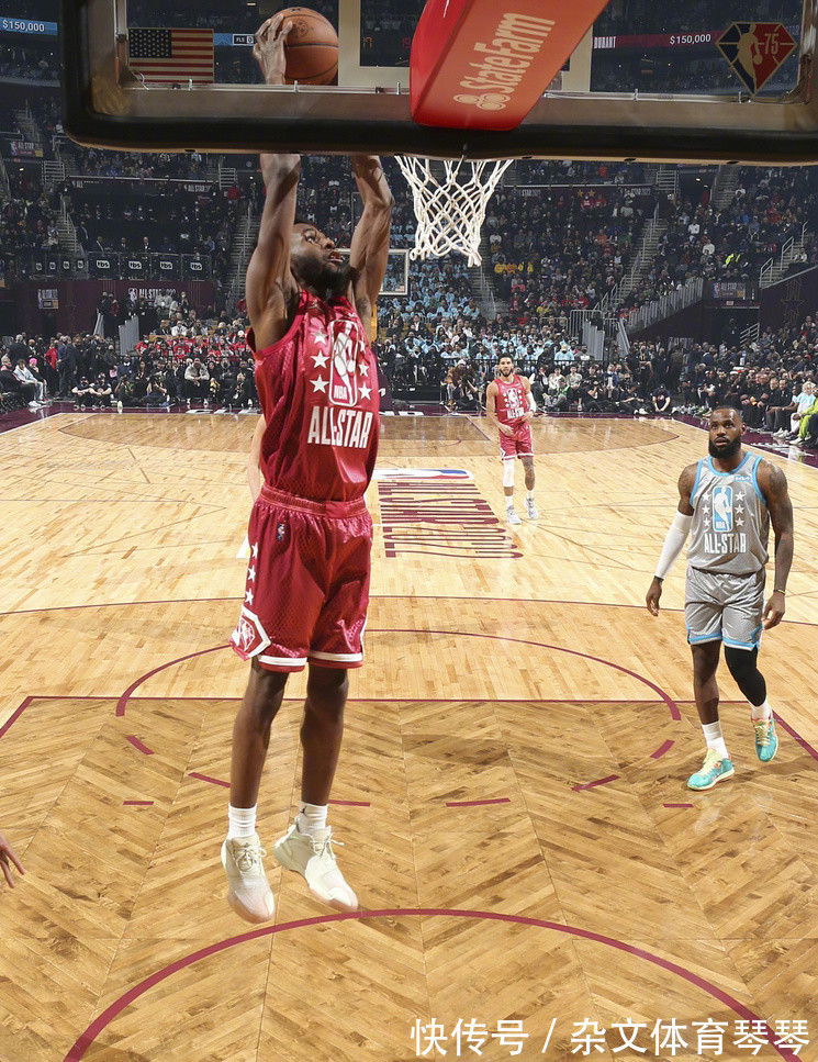 阿迪 东方力量闪耀全明星!老詹换了三双鞋,阿迪太惨,UA是最大赢家?