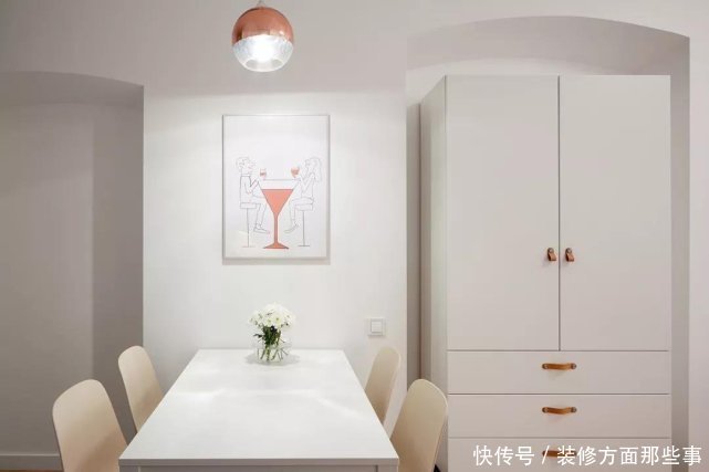 榻榻米床|83平混搭风二居室，一张橘色沙发客厅空间，卧室只有榻榻米好吗