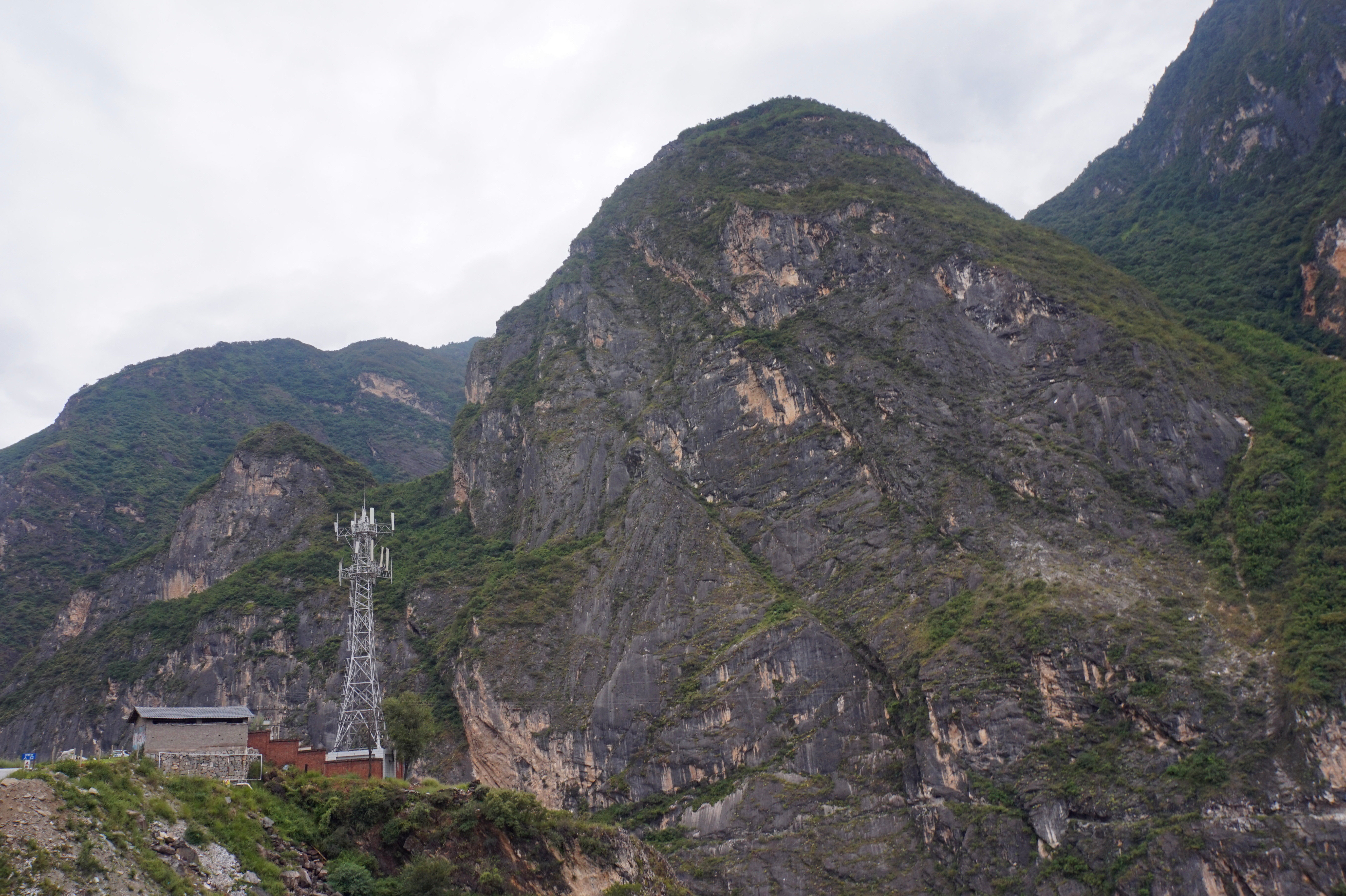 难忘的历程川藏青甘蒙游记14，玉龙雪山，虎跳峡来回折腾