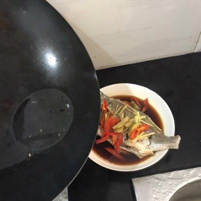 饭店大厨说漏嘴的秘密，清蒸鱼这样做才好吃