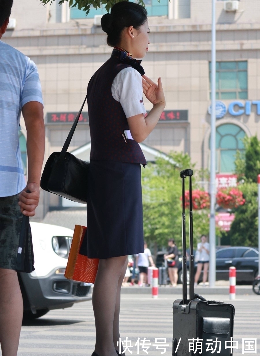 时尚|街拍高挑时尚美丽的女人!烘托出优雅迷人的气质!