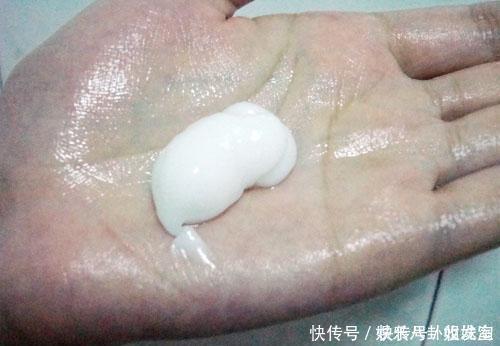 拖把|清水拖地等于白拖，看老保姆只用一个笨方法，一尘不染3天不用拖