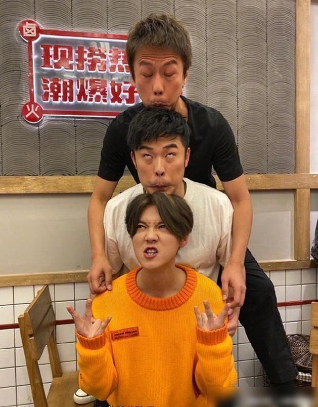 邓超 继《奔跑吧》后,邓超、鹿晗、陈赫再次合体,打造全新综艺节目