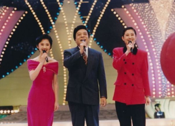 1991年的春晚,倪萍用四张白纸骗了观众20多年,大佬就是大佬