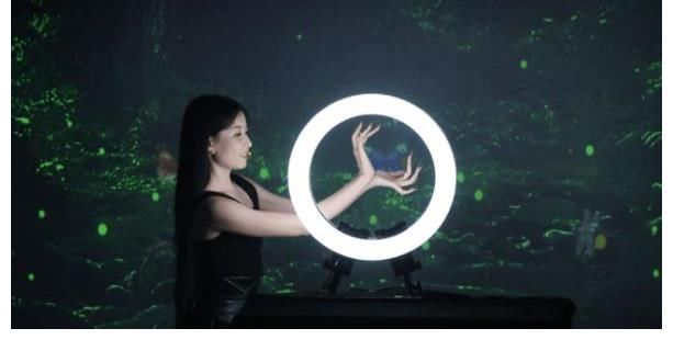 《点赞!达人秀》太精彩!谢霆锋当场邀请武术达人演电影