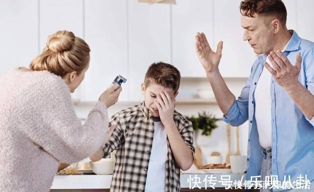 试卷|小学生因99分试卷成网红,看到唯一扣分题,网友懂得太多了