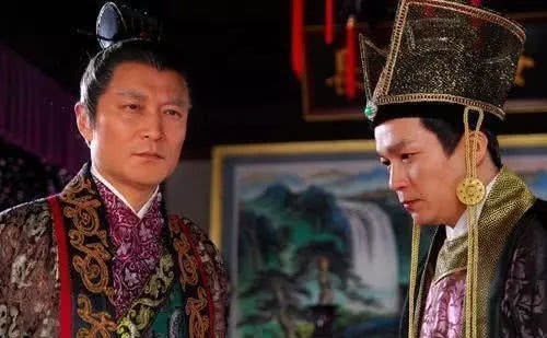 魏忠贤|魏忠贤虽然没有文化,却不失谋略与智慧,懂得感情投资要找准方向