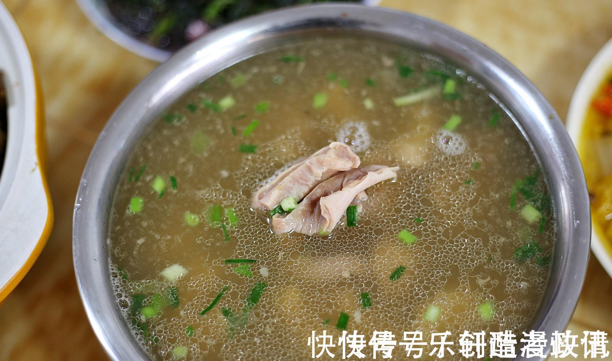 回娘家吃饭,妈妈做的一桌菜,晒朋友圈火了,网友还是亲妈疼人