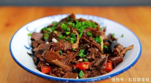 江西铜鼓经典的客家美食,丰盛的“土八碗”!令人念念不忘!