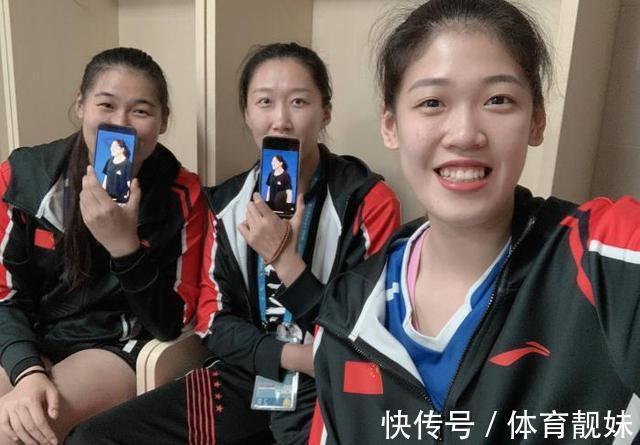 李盈莹|李盈莹迎来1个不好的消息：蔡斌接任郎平，当中国女排的主教练！