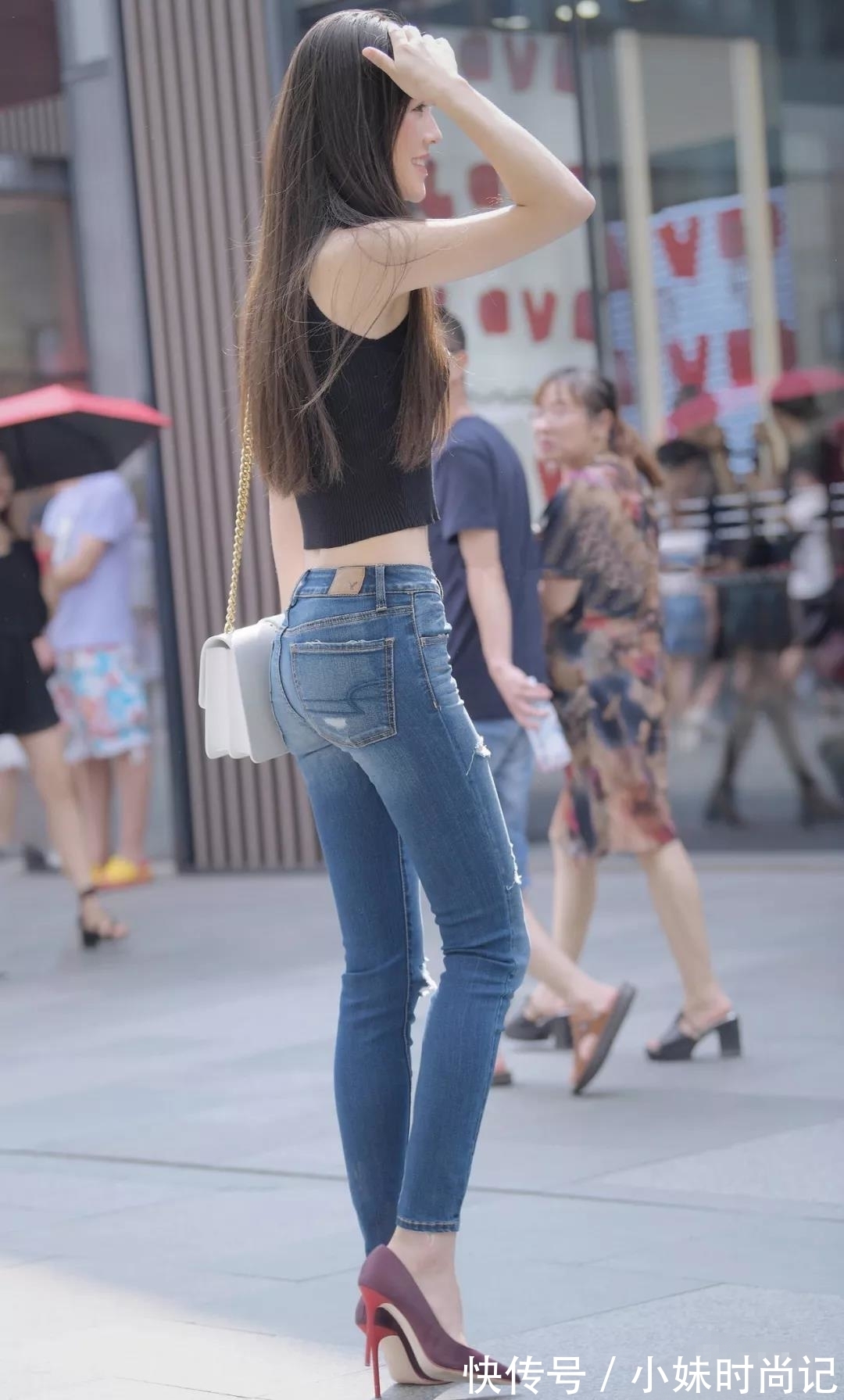 路人|街拍路人,青春亮丽的气质穿搭,让你成为路人的焦点