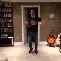 |搞笑GIF趣图:都说颜值高的女生运动细胞为零,传说果然是真的!