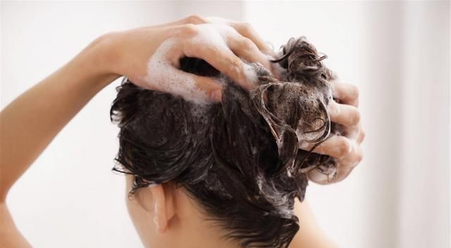 藏红花|女人来姨妈时，谨记“2洗、3不洗”，排出污血，子宫或慢慢变干净