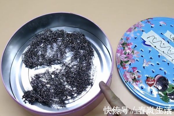家庭|把钢丝球放进铁盒子，真是太厉害了，解决了夏天很多家庭的烦恼！
