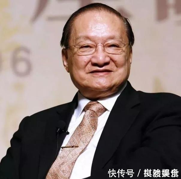 金庸小说！王朔痛批金庸武侠小说，怎么努力也看不下去，金庸：你看的是盗版