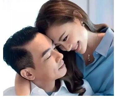 陳小春和應(yīng)采兒，兩個不同世界的人，為什么會擦出火花？