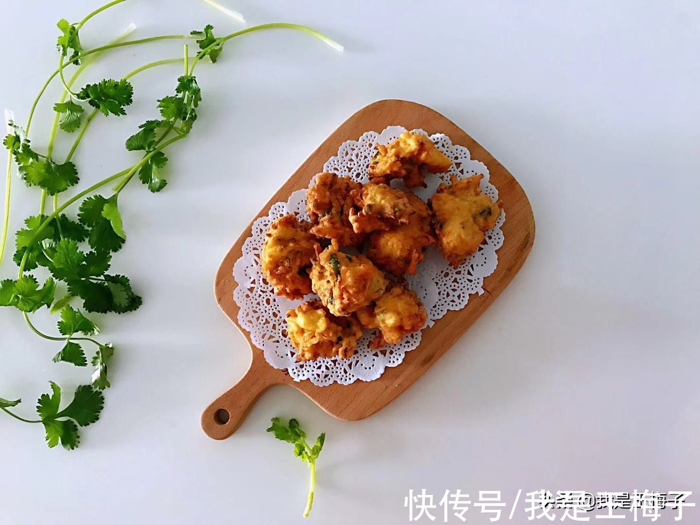 天冷了,吃土豆山药不如吃萝卜,炸成丸子特香,比肉还美味