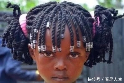 让男生超反感的4种发型,女生还自以为很时尚,简直可笑!