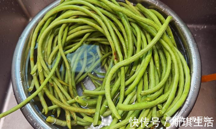 秀厨娘|现在才知道，保存豆角不用焯水放冰箱，教你1招，放得越久越好吃