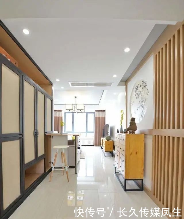 玄关|见过最美的新中式！130㎡装出诗情画意，大气又舒适